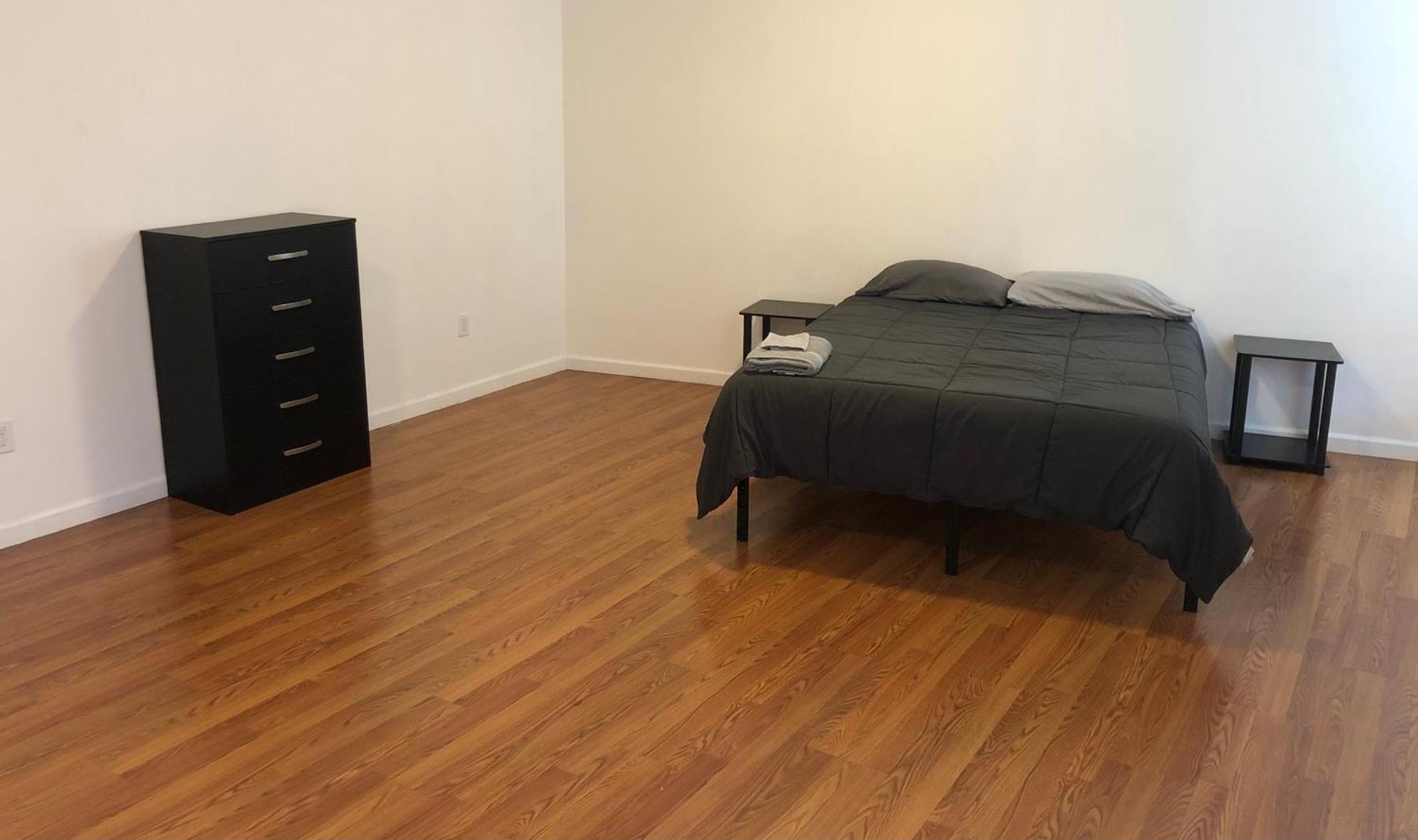 Large And Private Apartment Can Sleep Up To 8 People Comfortably With Direct Nyc Manhattan Train Only 5 Minute Walk Away Elizabeth Exterior foto
