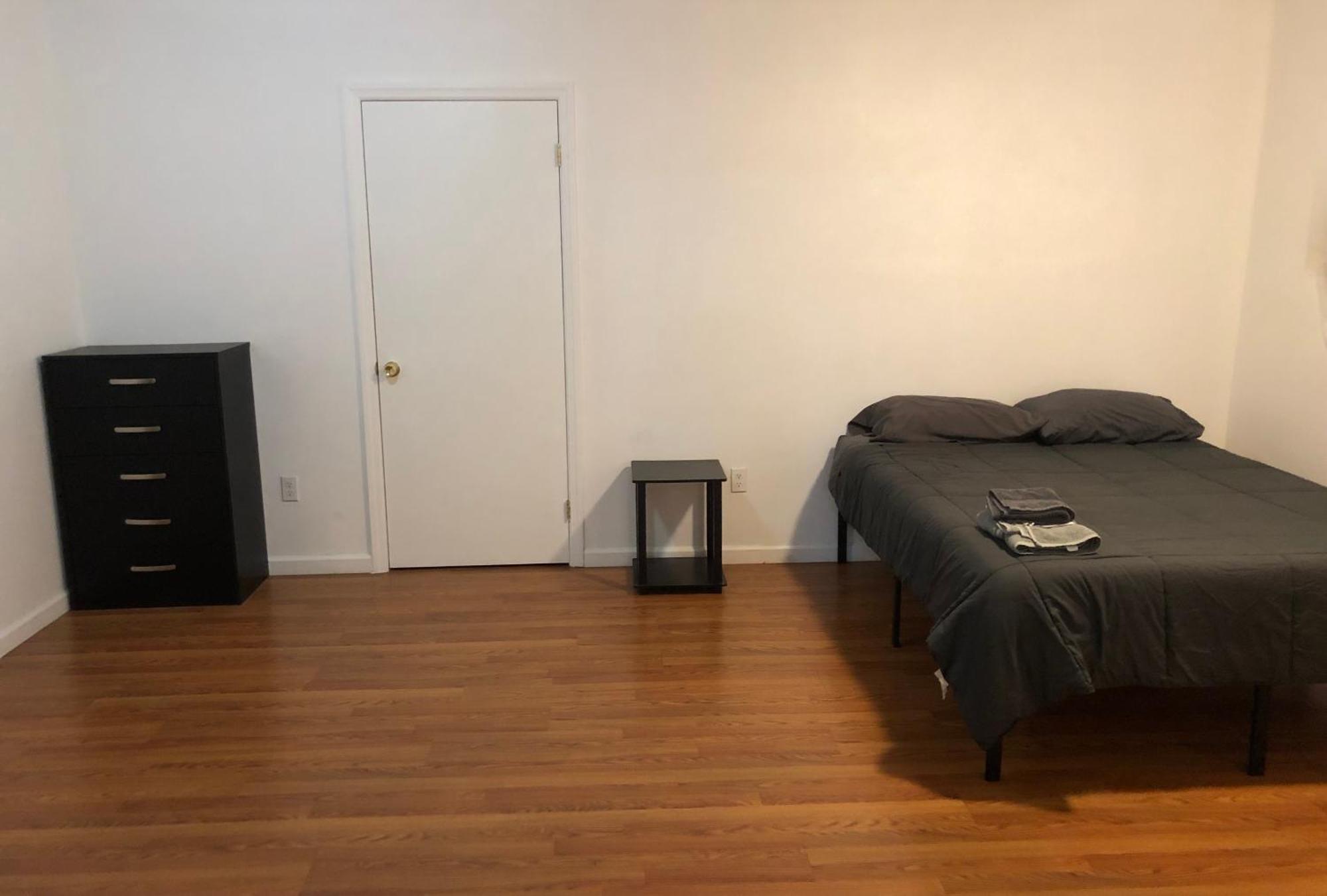 Large And Private Apartment Can Sleep Up To 8 People Comfortably With Direct Nyc Manhattan Train Only 5 Minute Walk Away Elizabeth Exterior foto
