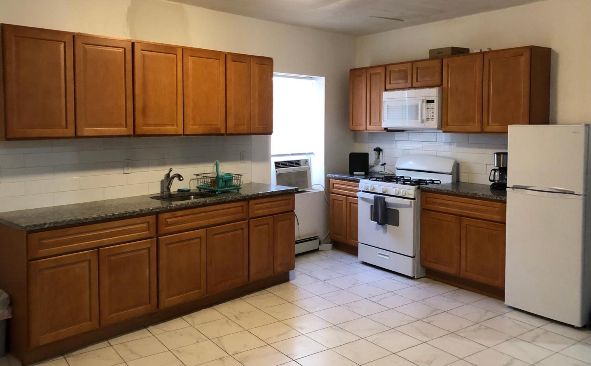 Large And Private Apartment Can Sleep Up To 8 People Comfortably With Direct Nyc Manhattan Train Only 5 Minute Walk Away Elizabeth Exterior foto